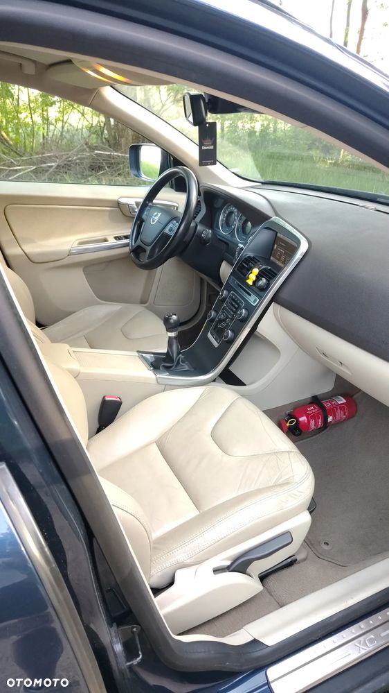 Volvo XC 60 D4 Kinetic - 11