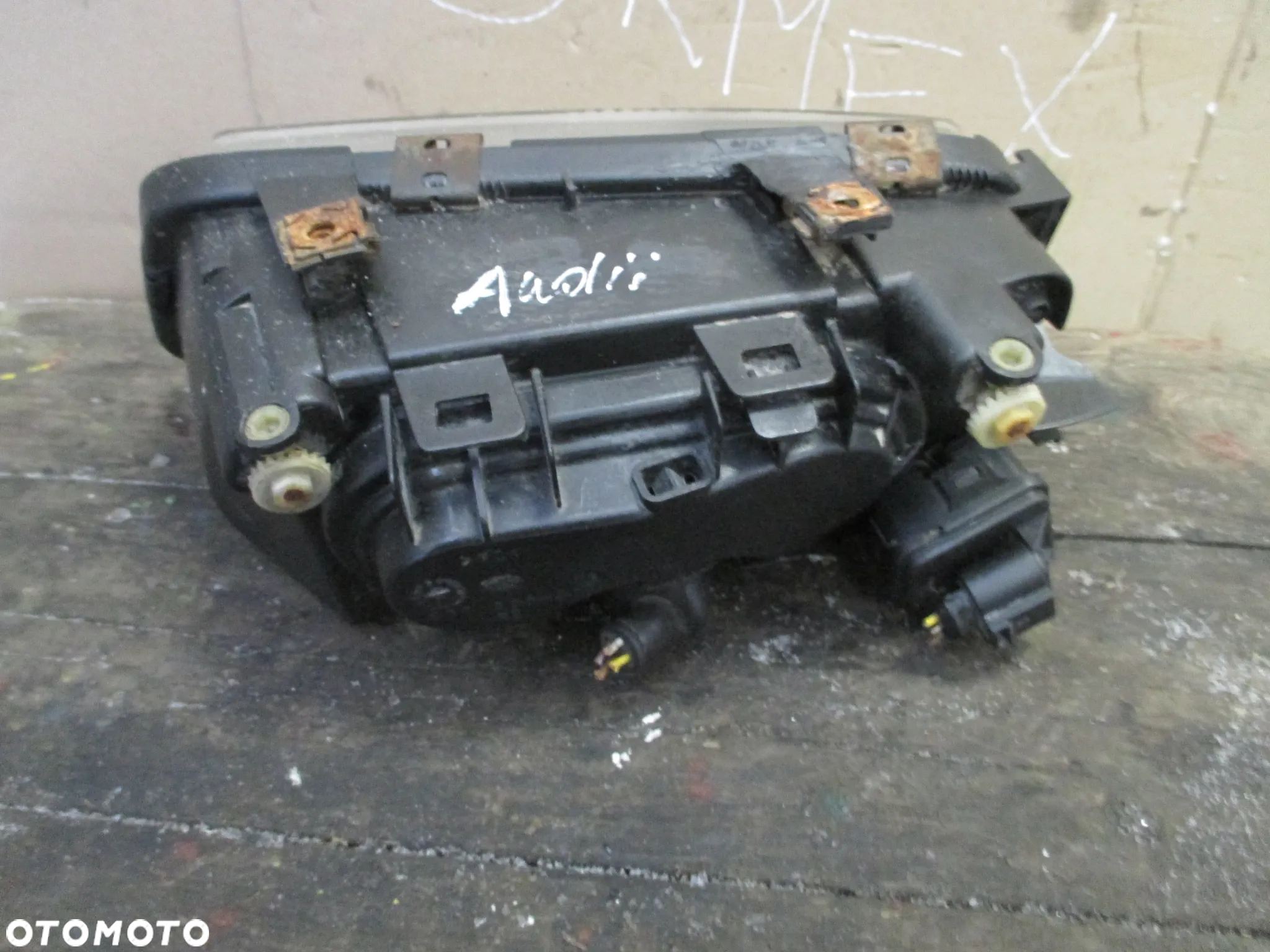 Lampa PRAWA  AUDI A3 8L HELLA EUROPA - 4