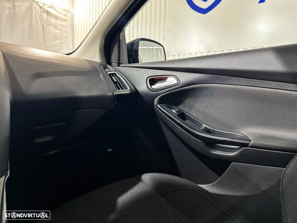Ford Focus 1.5 TDCi Titanium - 23