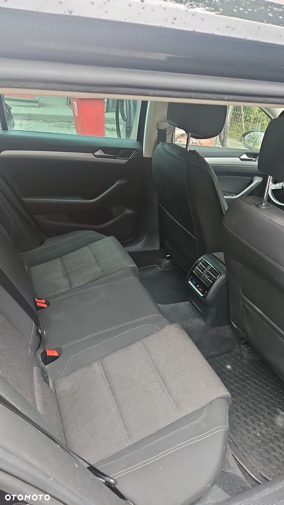 Volkswagen Passat - 9