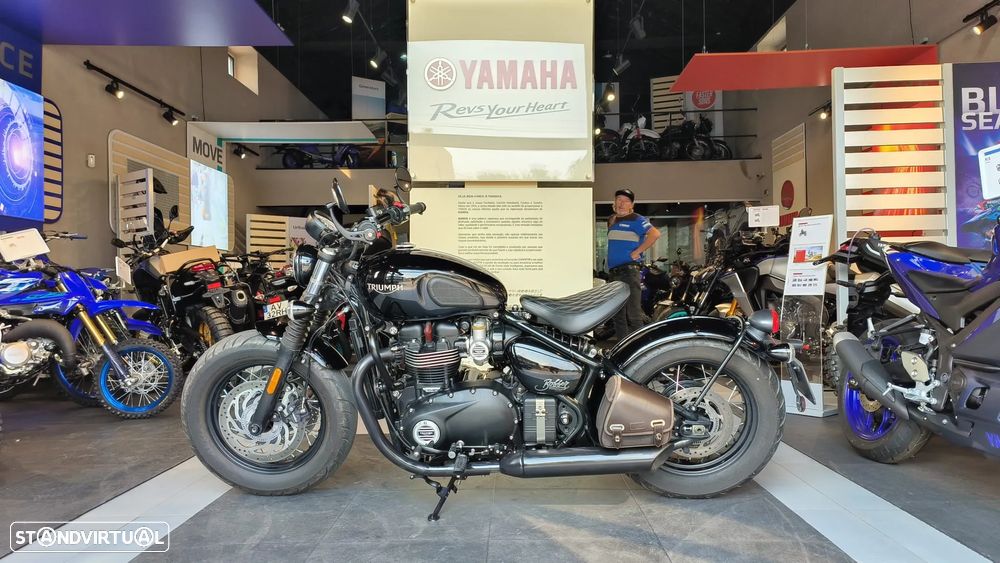 Triumph Bonneville Bobber 1200 Black Edition - 12