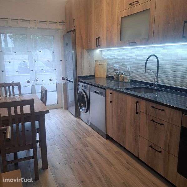 Apartamento T1 remodelado /como novo / Vende-se - Grande imagem: 2/7