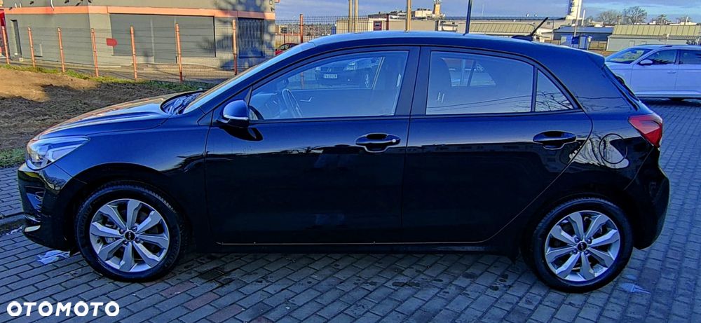 Kia Rio - 11