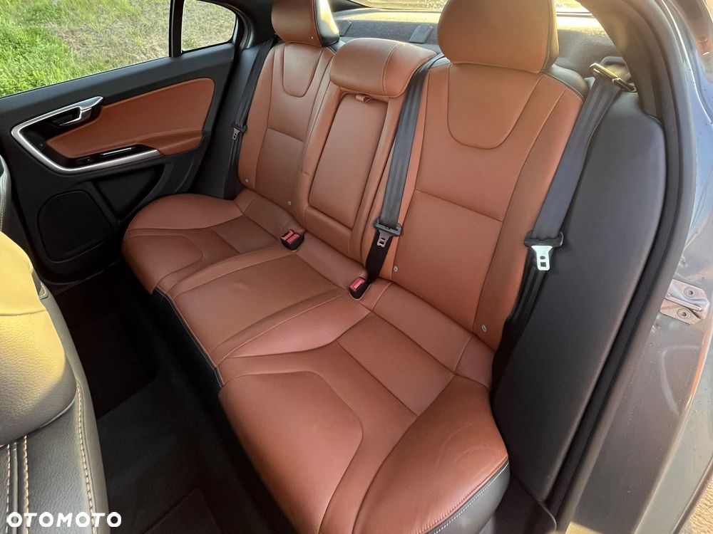 Volvo S60 - 16