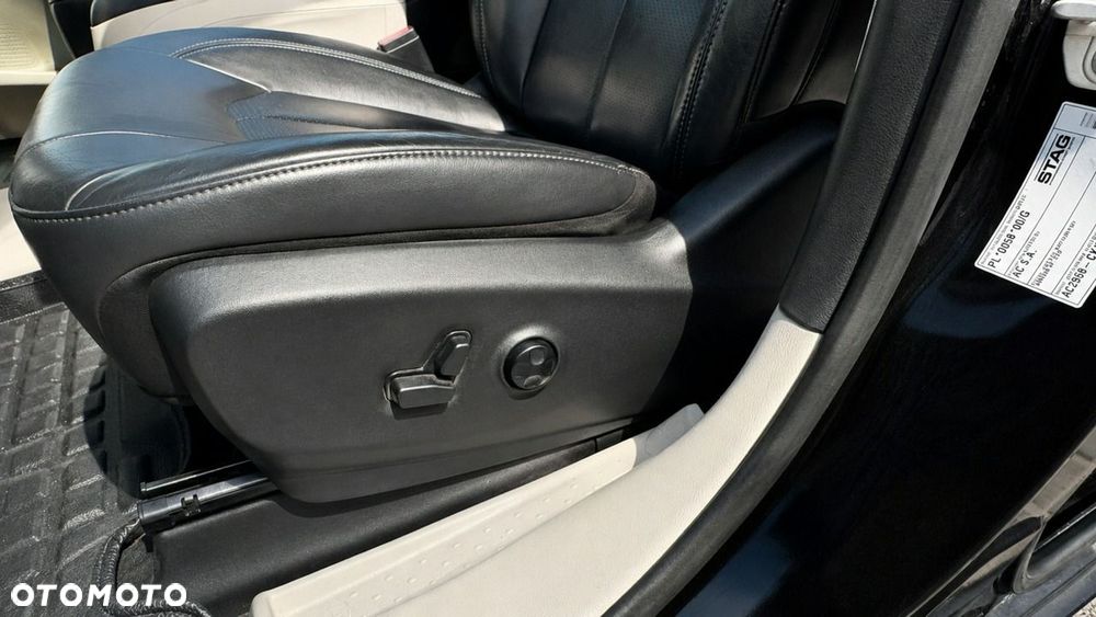 Chrysler Pacifica - 36