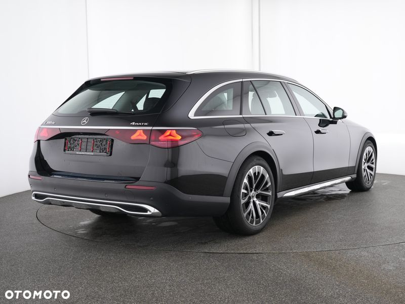 Mercedes-Benz Klasa E 300 de PHEV 4-Matic All-Terrain Avantgarde 9G-Tronic - 2