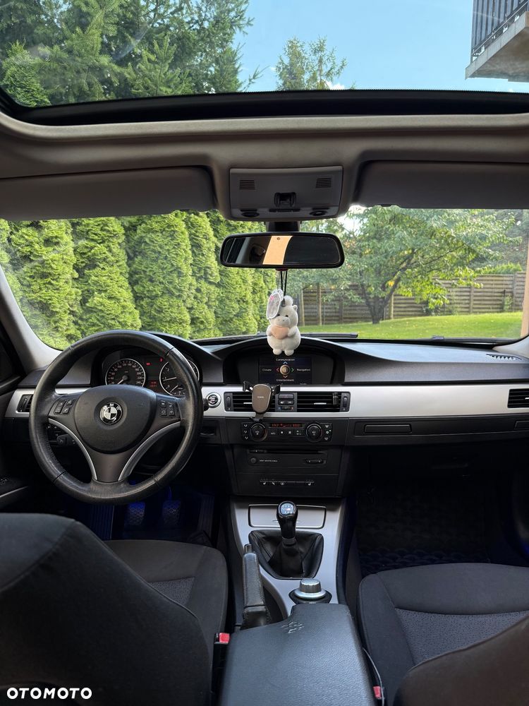 BMW Seria 3 318i - 15