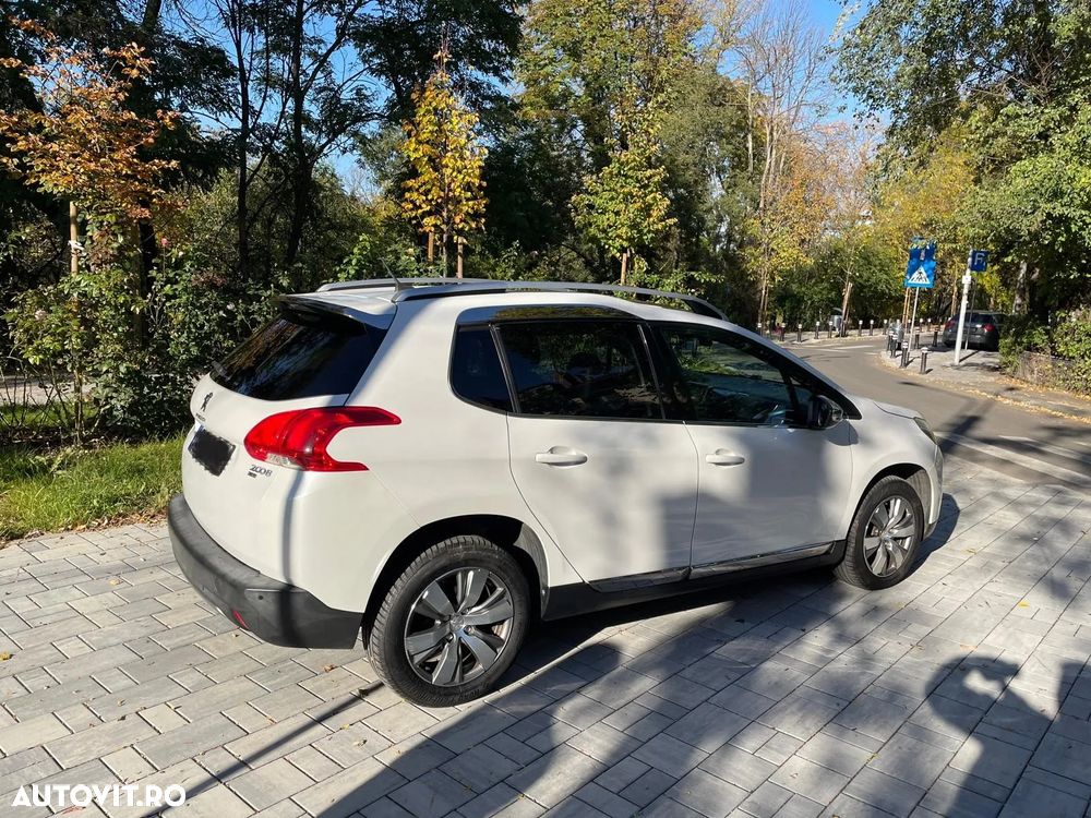 Peugeot 2008 - 6