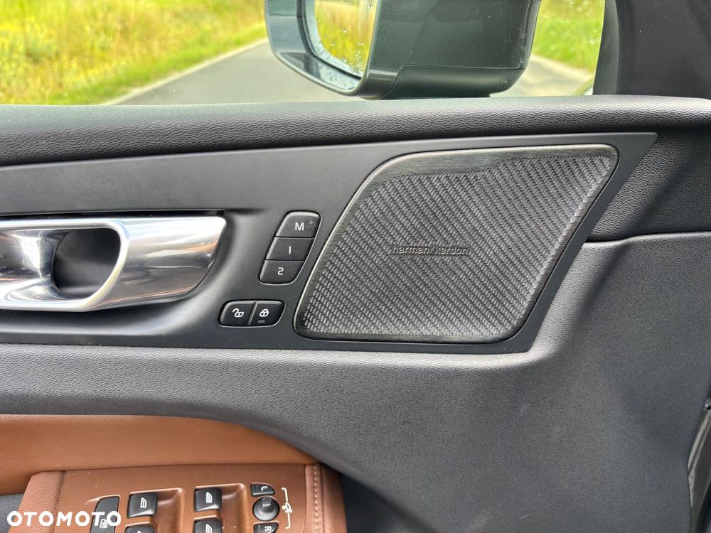 Volvo XC 60 D5 AWD Geartronic Inscription - 25