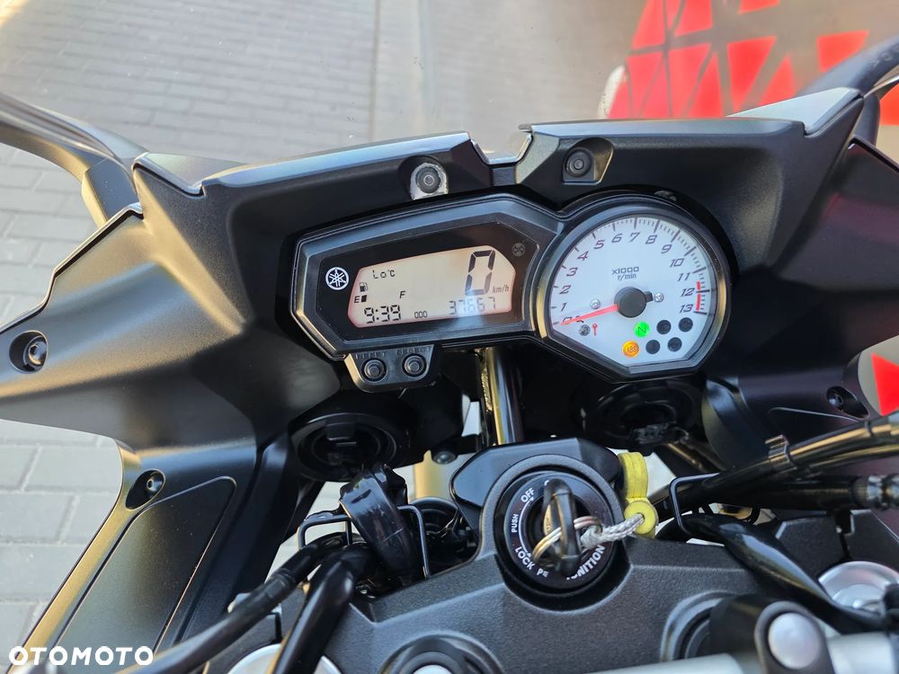 Yamaha FZ8 - 36