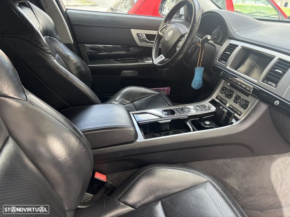 Jaguar XF Sportbrake 2.2 D Premium Luxury - 14