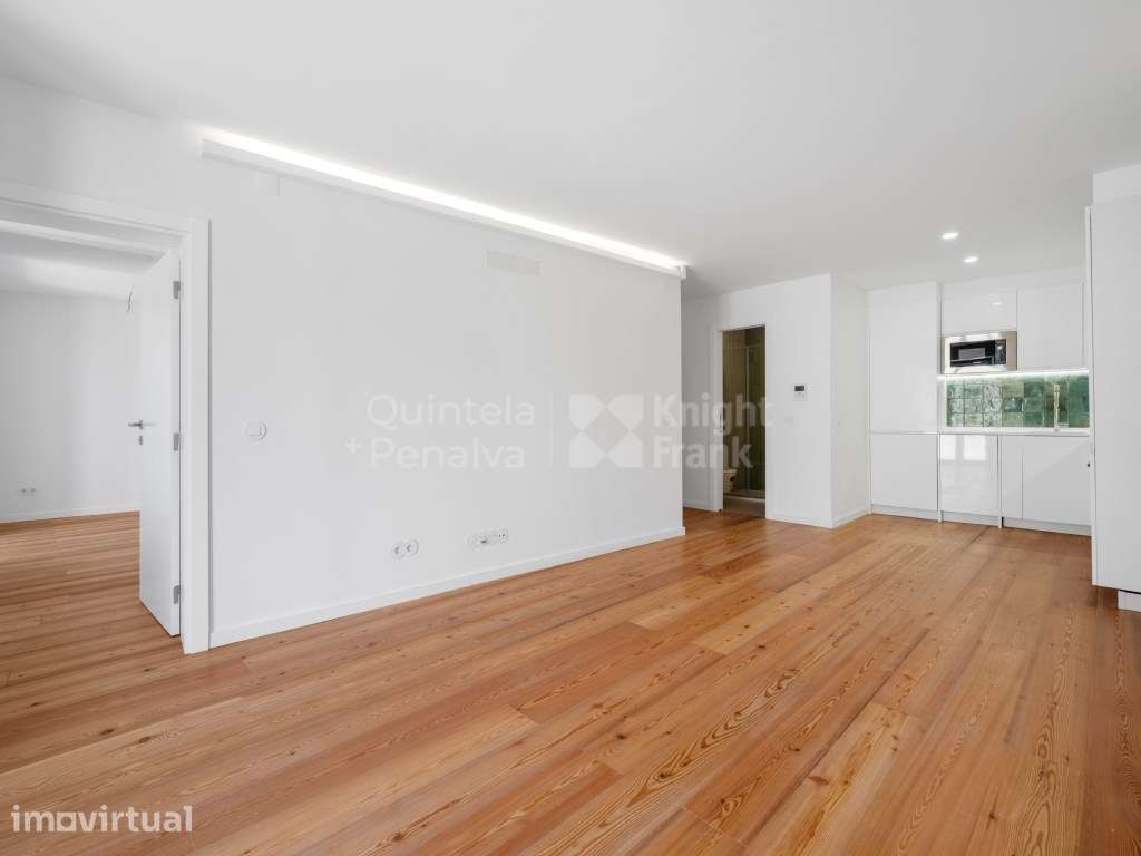 Apartamento T2 totalmente recuperado para venda em Lisboa - Grande imagem: 2/22