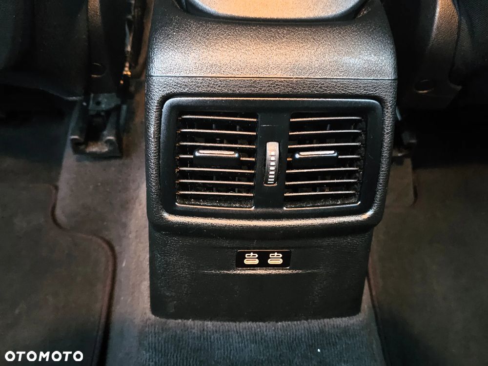 BMW X1 sDrive18d Advantage - 14