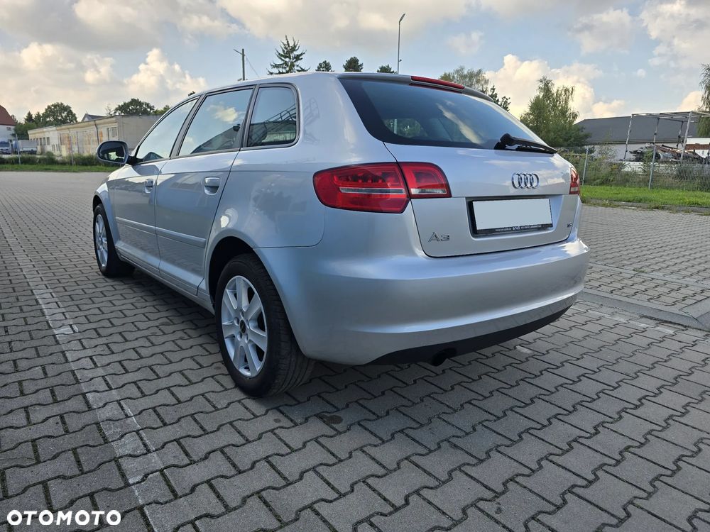 Audi A3 Sportback 1.6 Attraction - 2