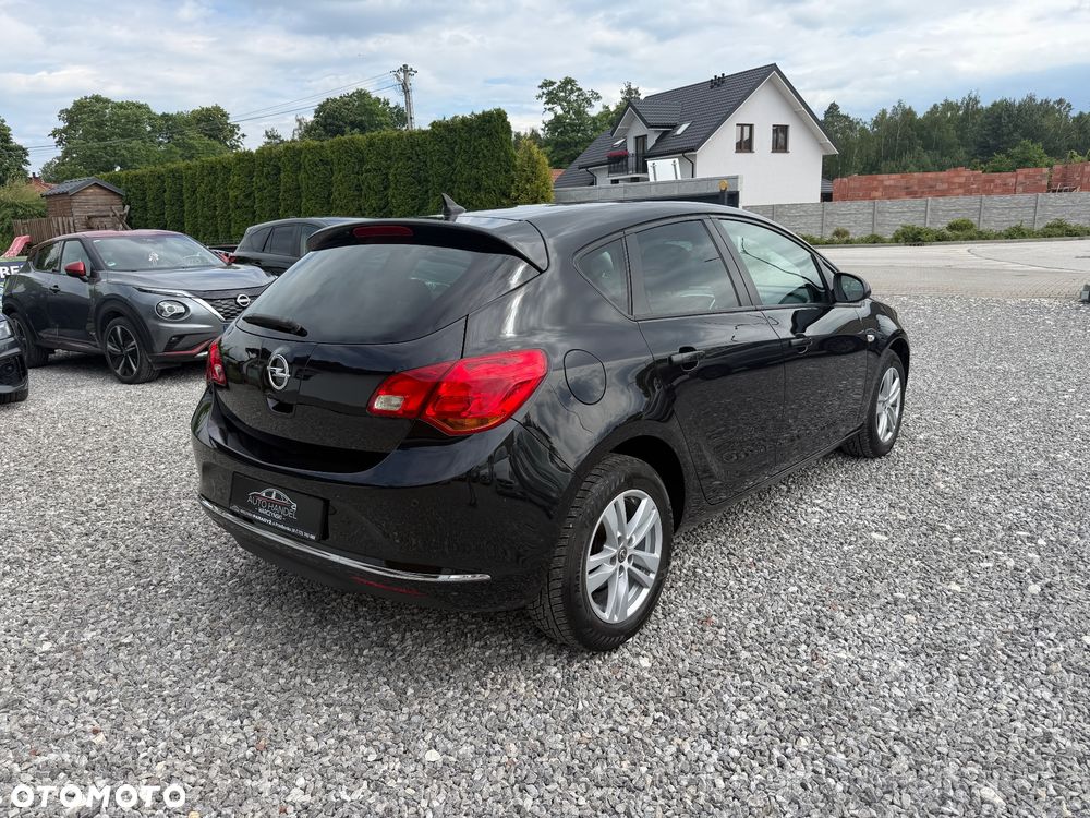 Opel Astra 1.4 T Cosmo - 24