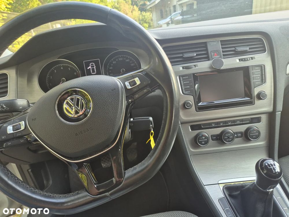 Volkswagen Golf 1.2 TSI BlueMotion Technology Comfortline - 21