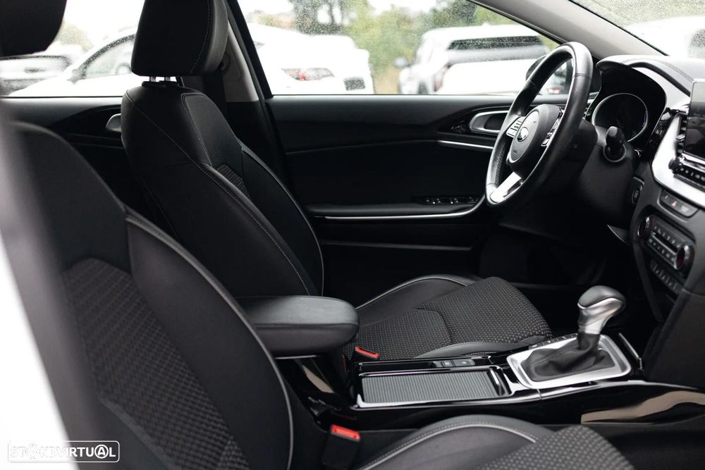 Kia XCeed 1.6 GDI DCT6 OPF PLATINUM - 32
