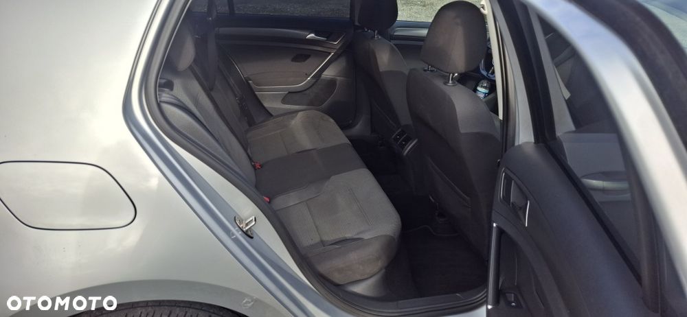 Volkswagen Golf - 5
