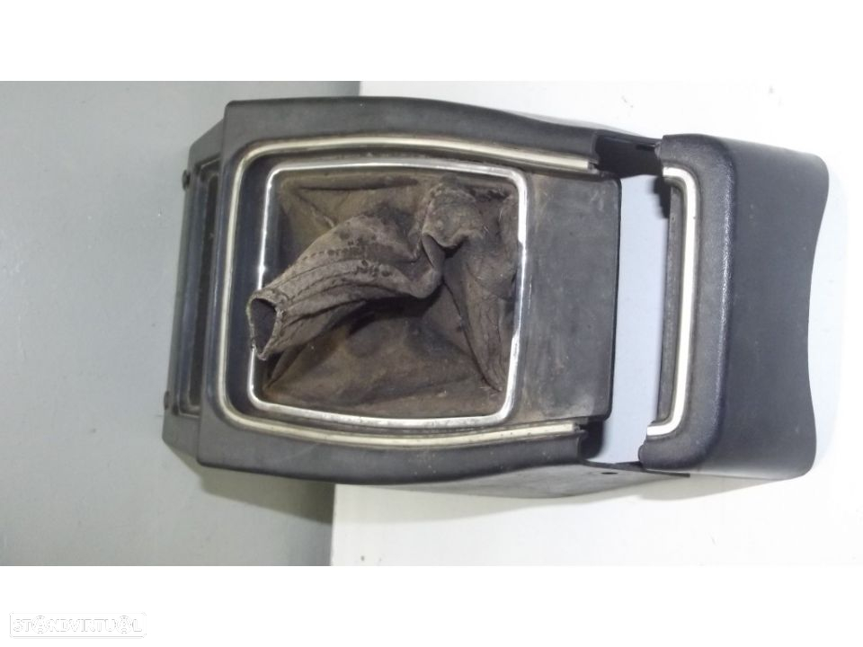 Mazda 818 consola central em optimo estado impecavel - 2
