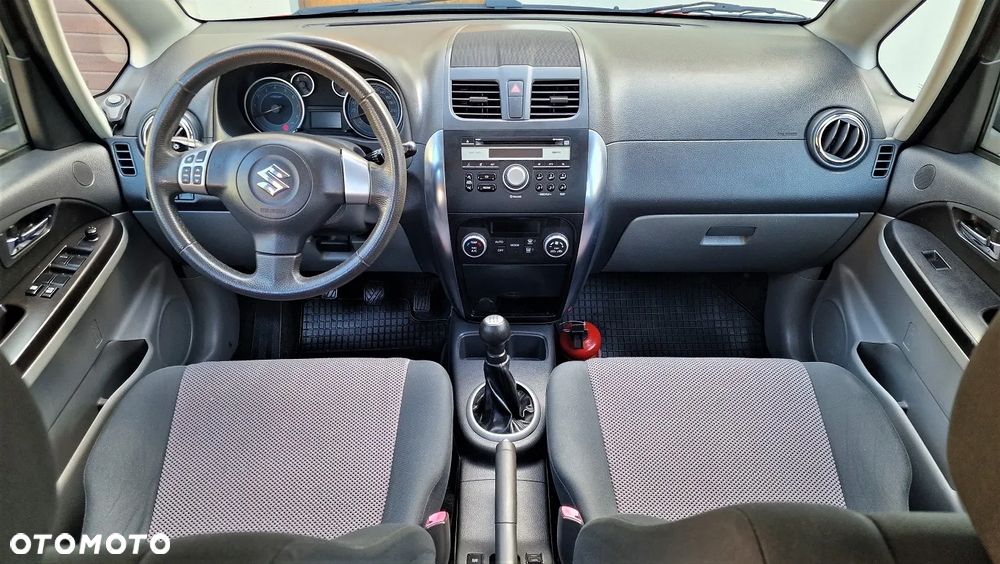 Suzuki SX4 1.6 Premium 4WD - 10