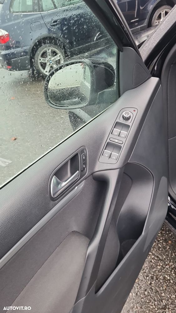 Volkswagen Tiguan - 13