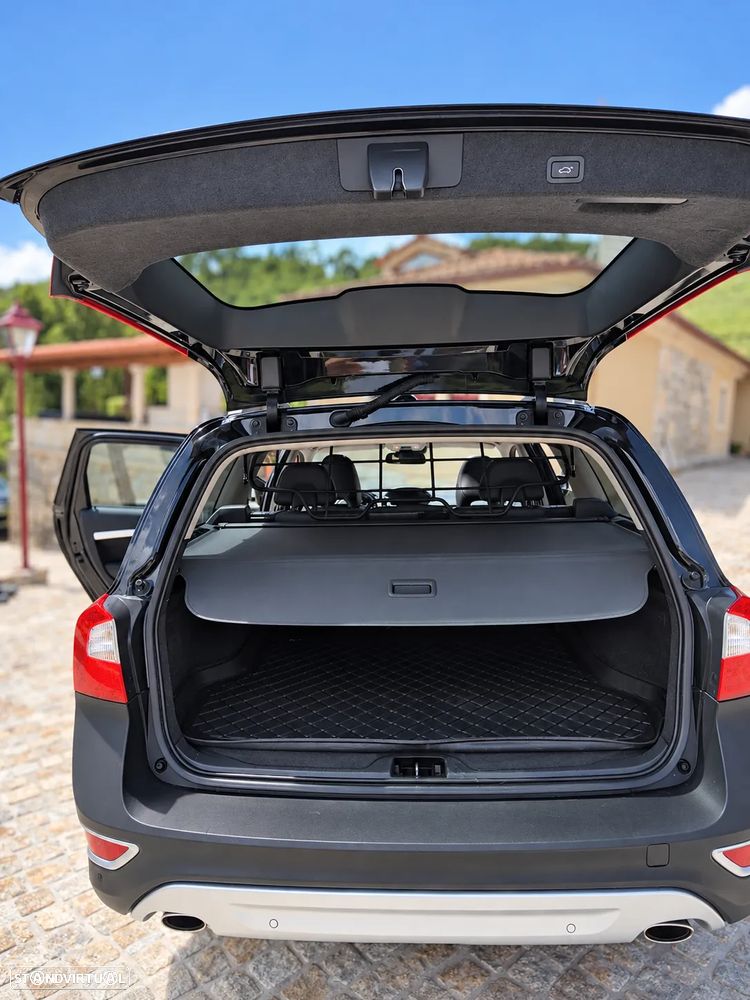 Volvo XC 70 D5 AWD Black Edition - 10