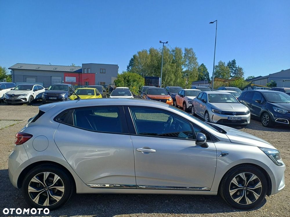 Renault Clio - 8