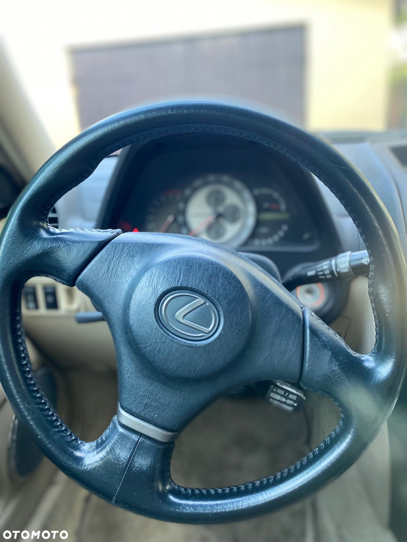 Lexus IS - 12