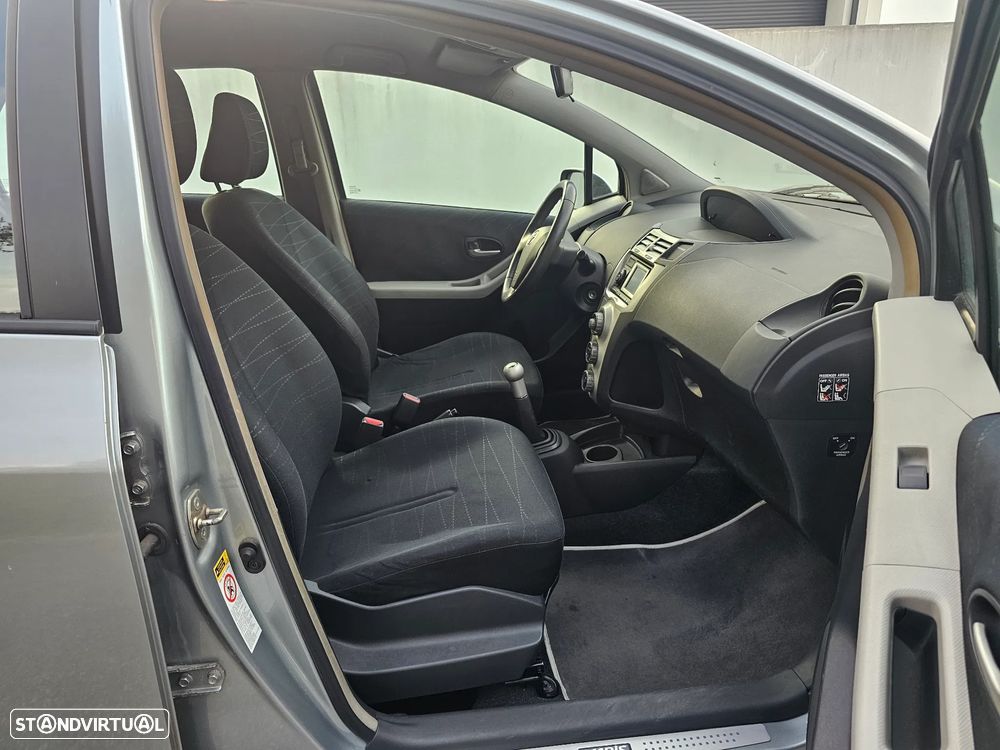 Toyota Yaris 1.4 D-4D Rock In Rio 08 - 23