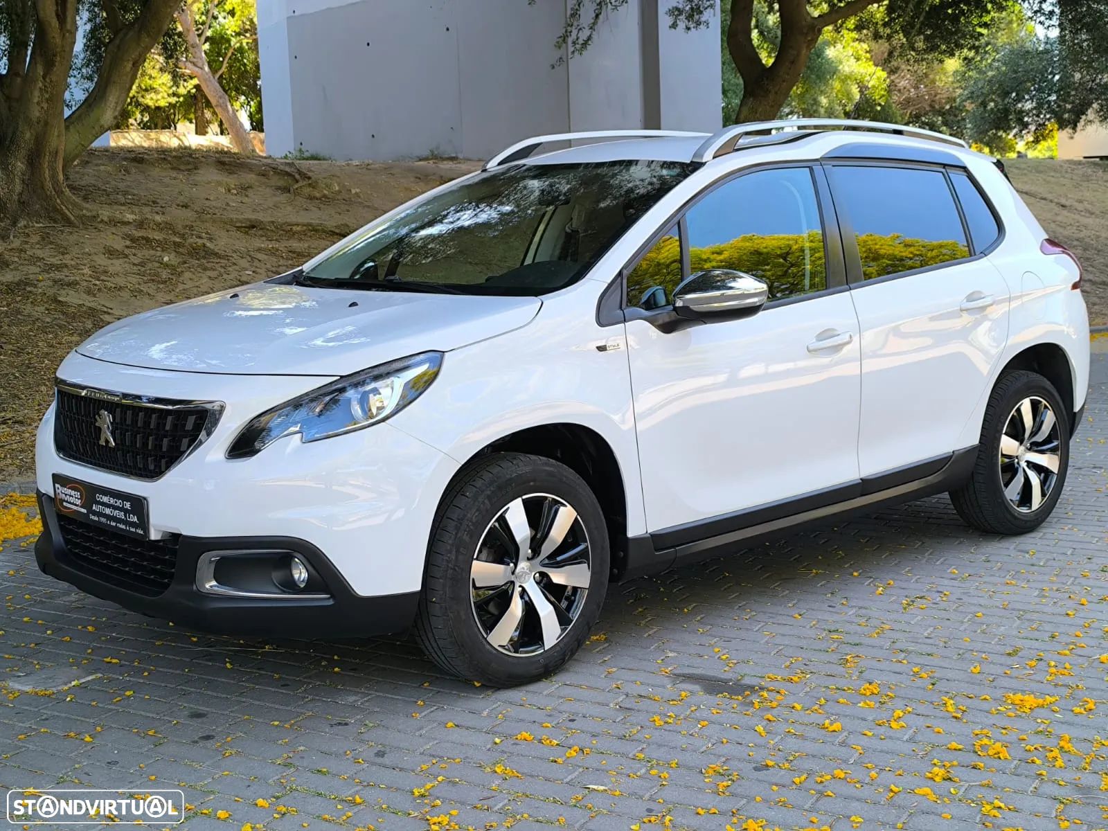 Peugeot 2008 1.2 PureTech Style - 1