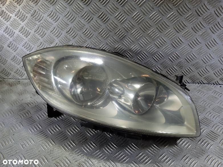 LAMPA PRAWA PRZEDNIA FIAT LINEA - 1