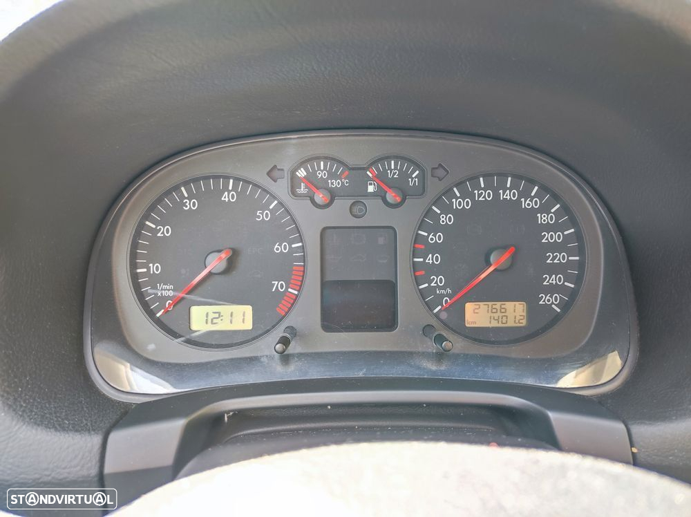 VW Golf 1.6i Highline EC - 4