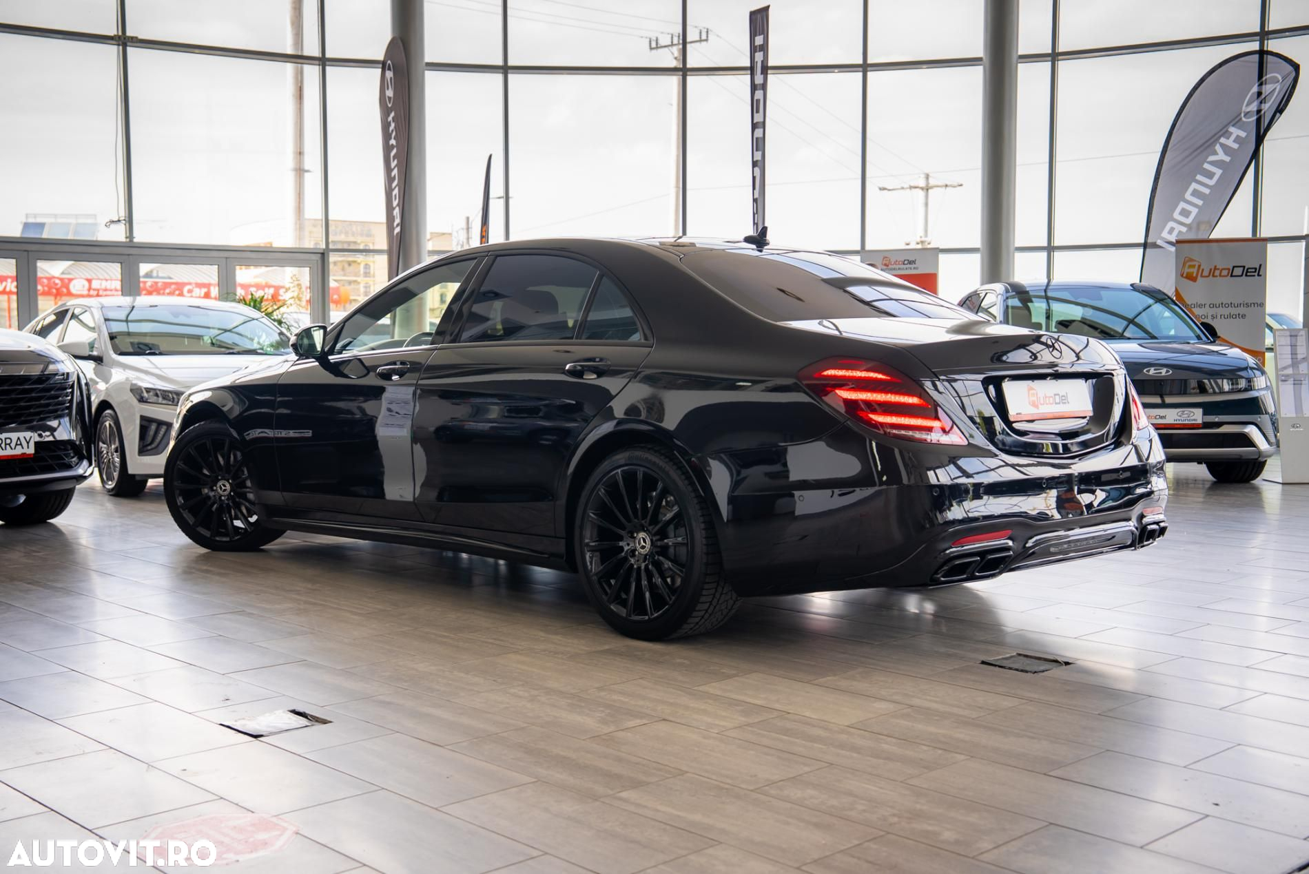Mercedes-Benz S 560 4MATIC Long Aut. - 3