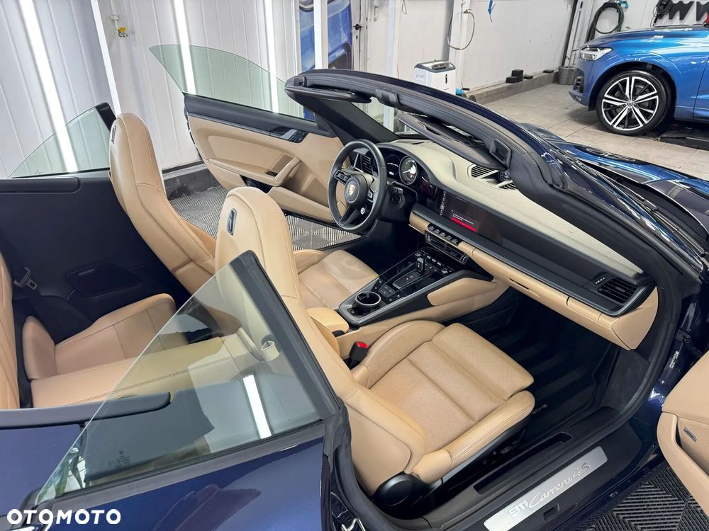 Porsche 911 Carrera Cabriolet PDK - 15