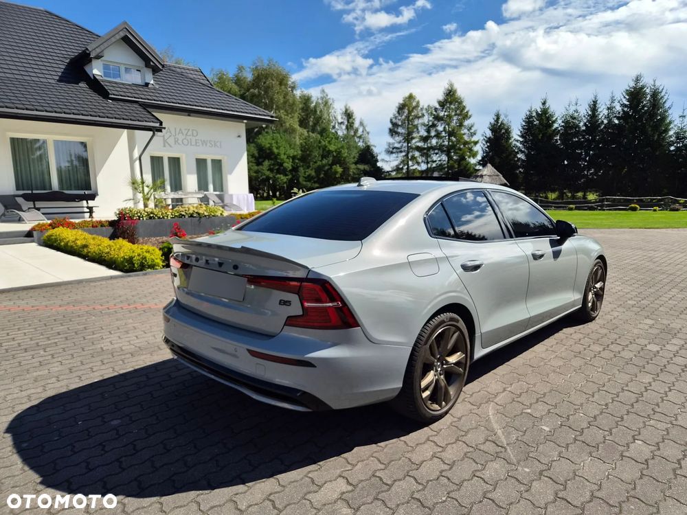 Volvo S60 B5 B AWD Plus Dark - 5