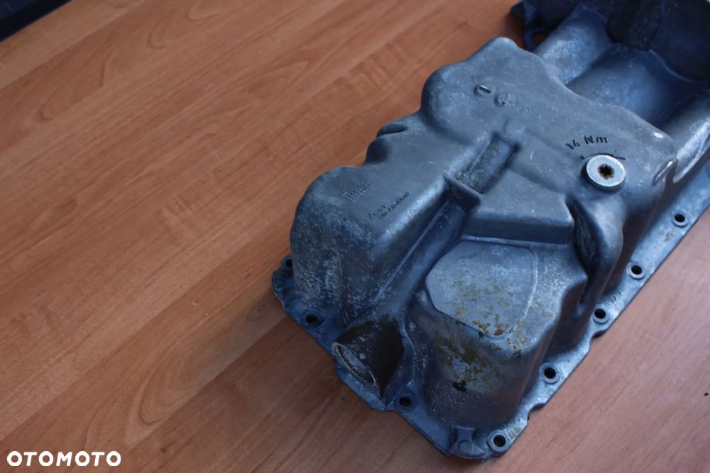 MISKA OLEJU OLEJOWA OPEL MERIVA B CORSA D ASTRA J A12XER A14XER A14NET A14NEL B14NET 55562729  55568035 - 8