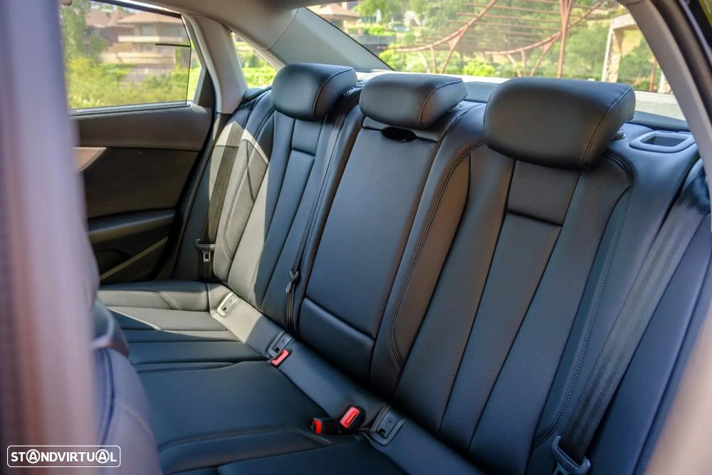 Audi A4 35 TDI Design S tronic - 13
