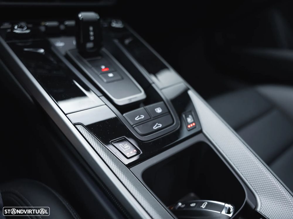 Porsche 911 (992) Carrera - 26