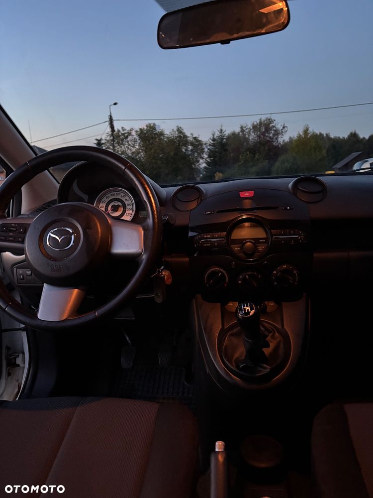 Mazda 2 - 6
