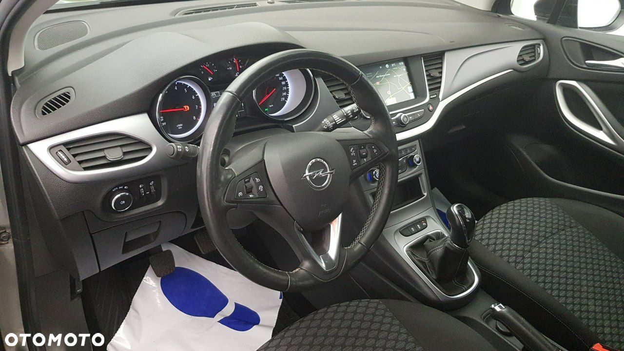 Opel Astra - 16