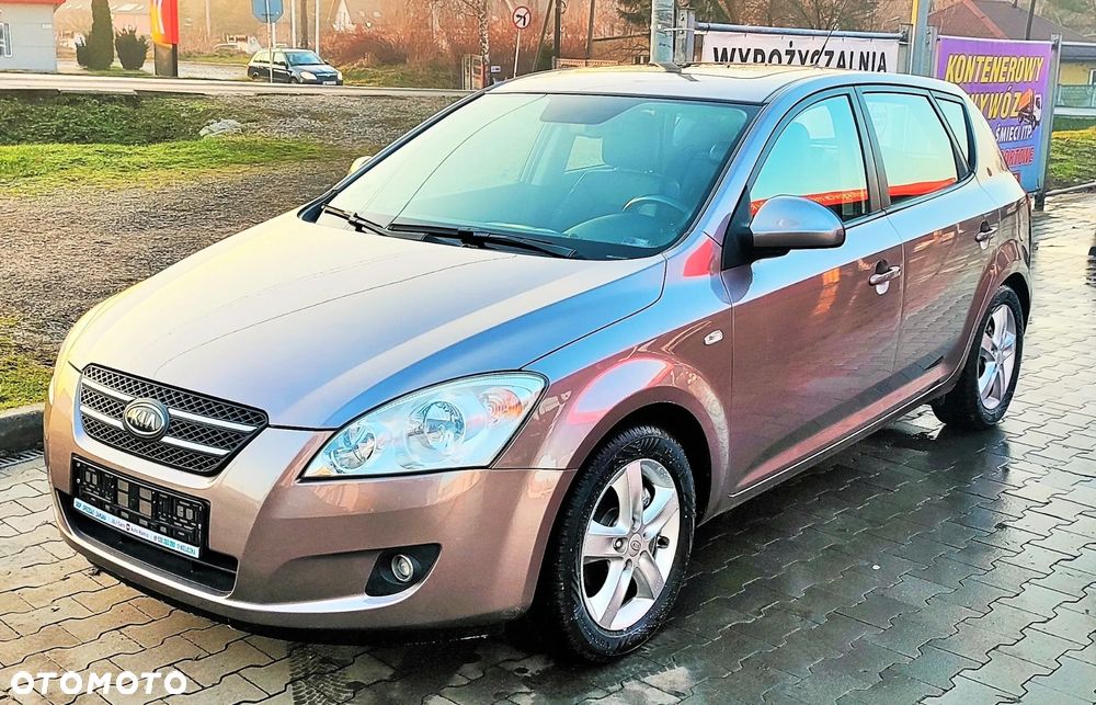 Kia Ceed 1.4 Comfort + - 18