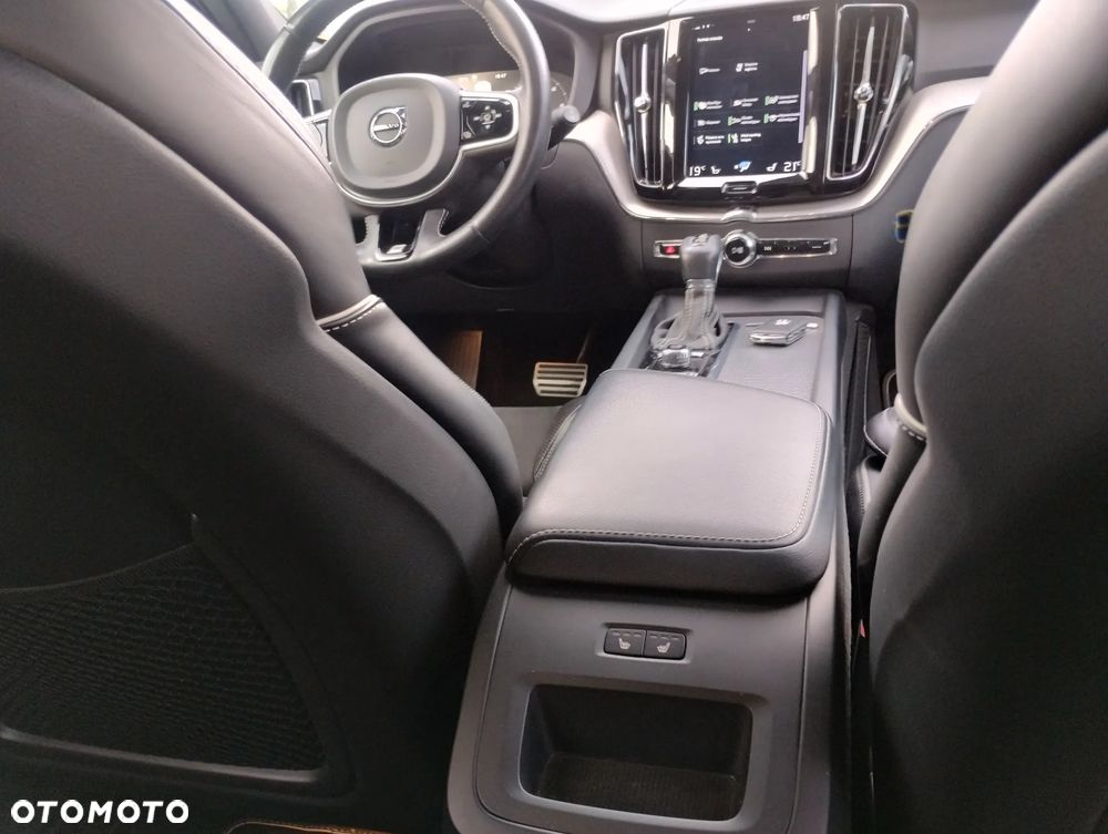 Volvo XC 60 D4 R-Design - 13