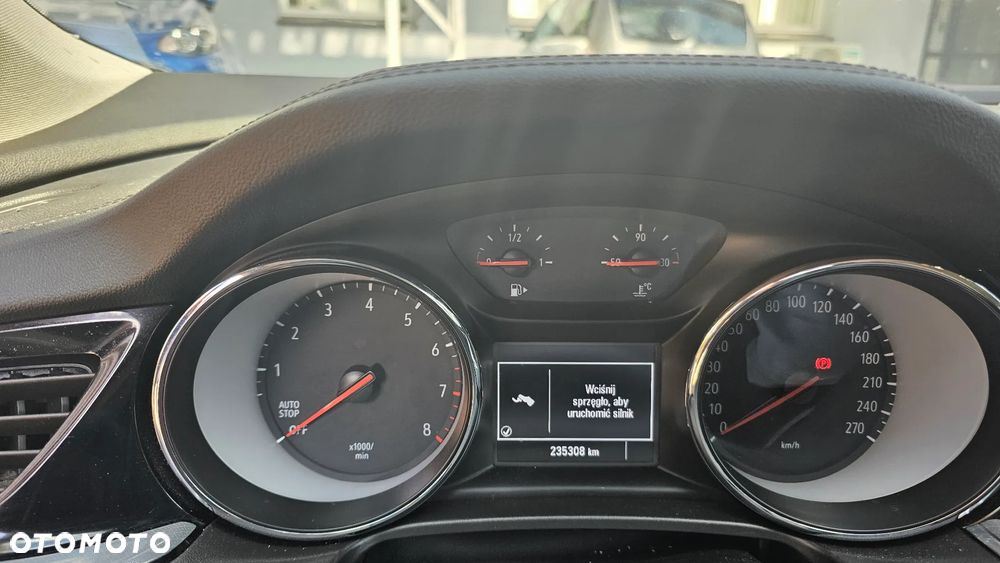 Opel Insignia - 8