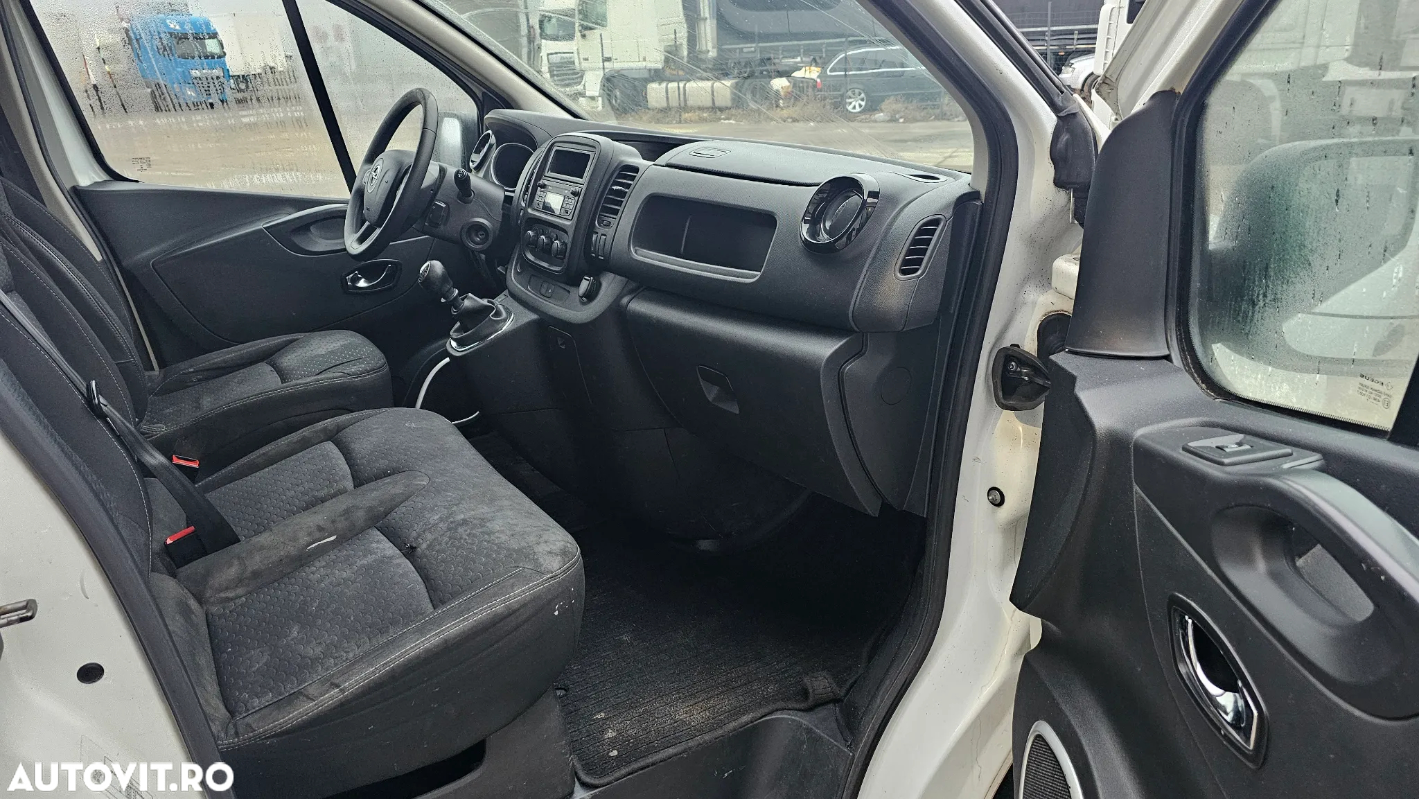 Opel Vivaro - 9