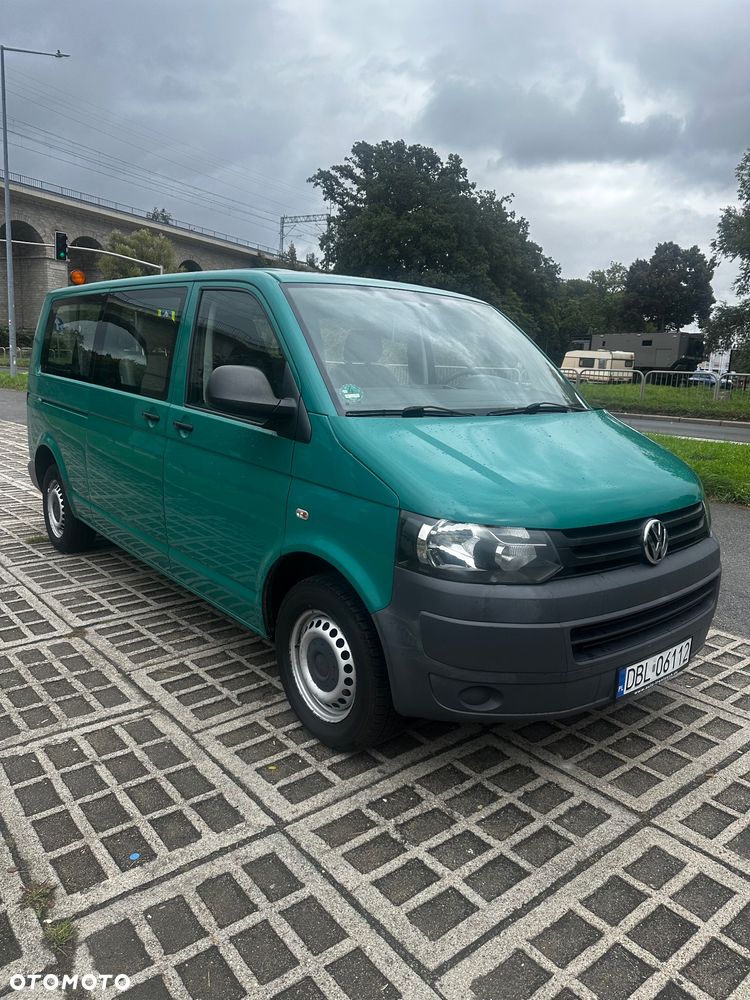 Volkswagen Caravelle - 3