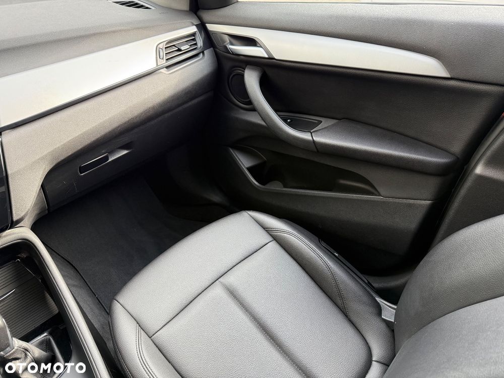 BMW X1 sDrive16d Sport Line - 29