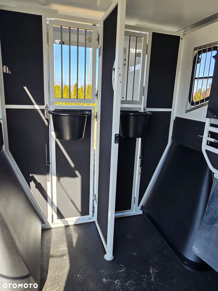 Renault Master Koniowóz - 17