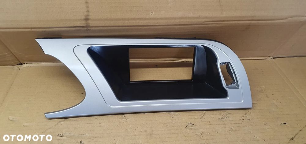 Ramka wyświetlacza MMI dekor Audi A4 B8 8K1857186D - 1