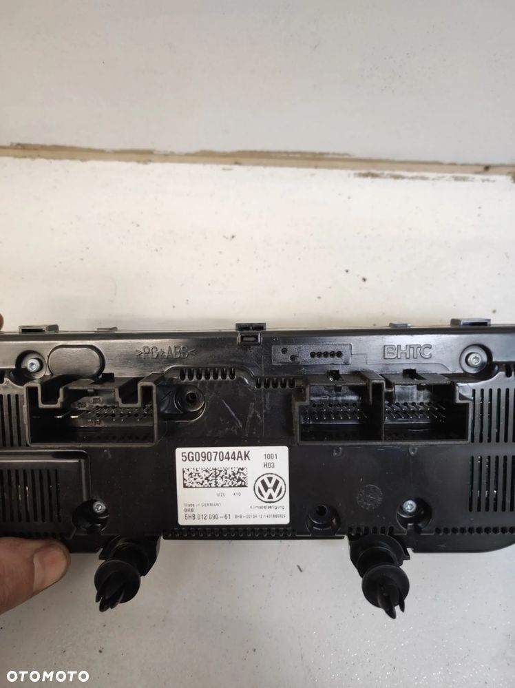 Panel sterowania klimatyzacji Volkswagen PASSAT B8 - 4