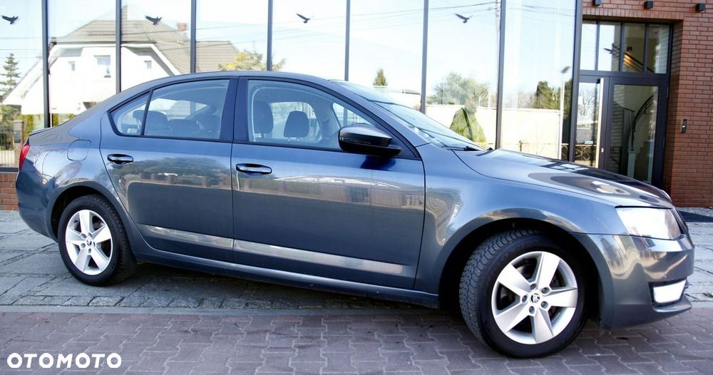 Skoda Octavia 2.0 TDI Edition DSG - 5